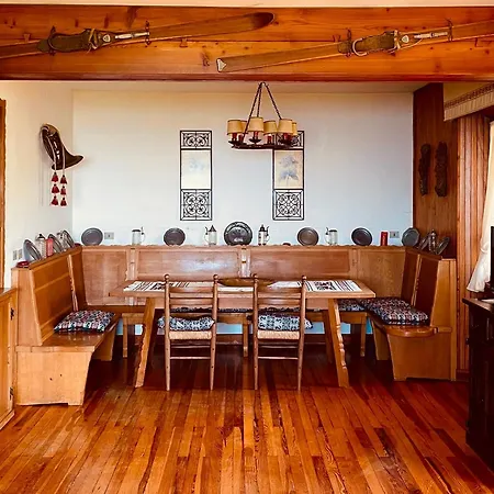 La Casa Del *